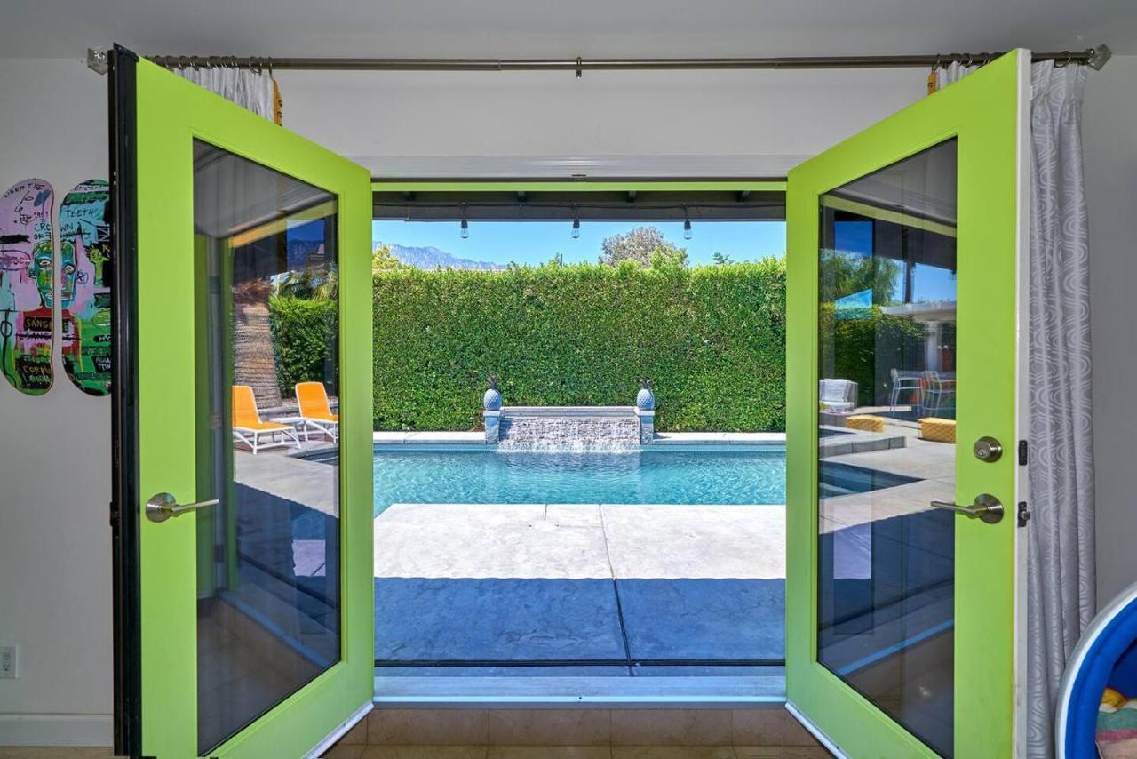 Pineapple Splash! Complete Privacy! Salt Pool! بالم سبرينغس المظهر الخارجي الصورة